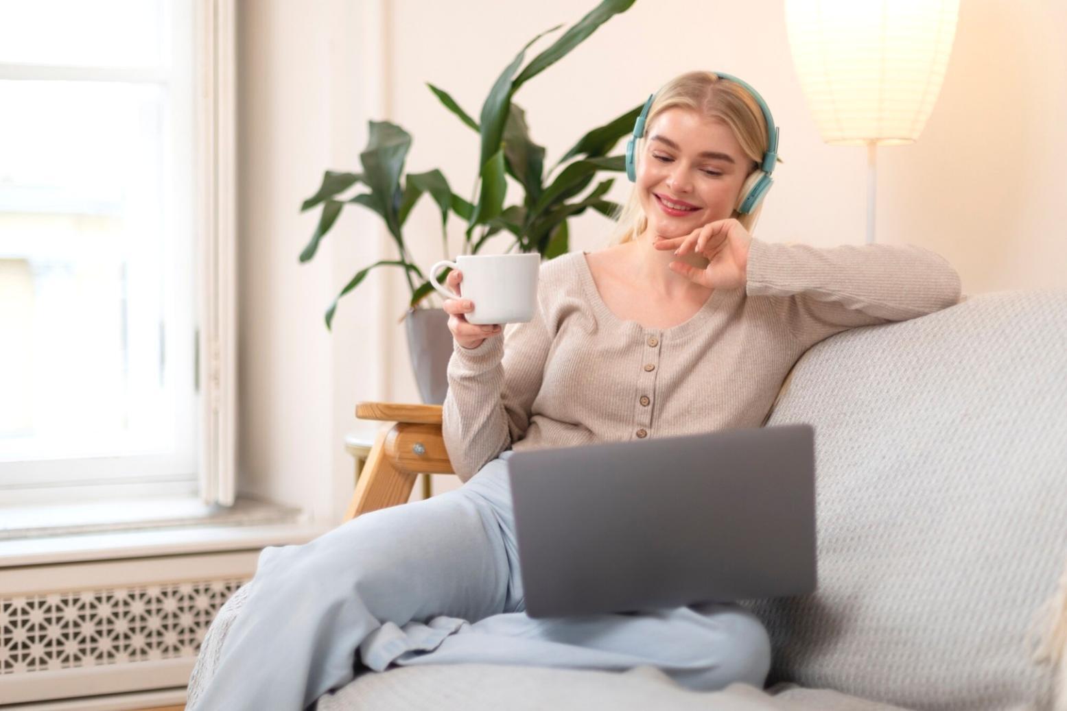 Espace de travail moderne avec outils d'apprentissage financier